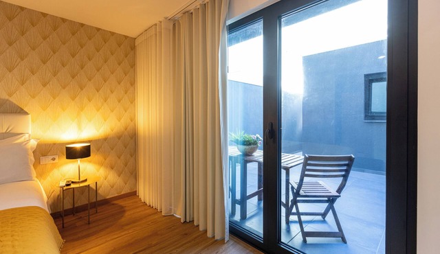 Apartment with private patio, WI-FI and air conditioning in the center of Aveiro