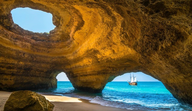 Aparts & Suites summer cascade Alvor