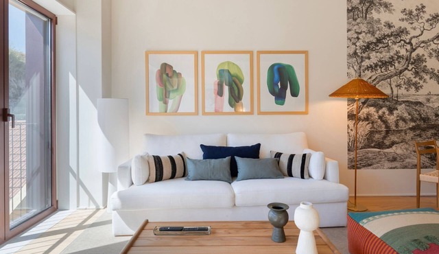 Artsy 3BDR Duplex by LovelyStay