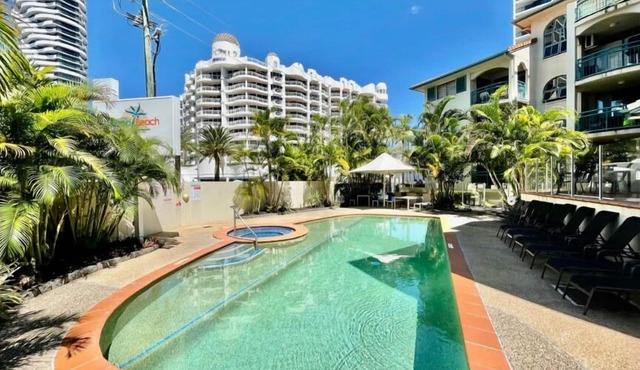 Aruba Beach One-Bedroom Apartment in the heart of Broadbeach!