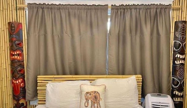 AWESOME Hawai'i Waikiki Studio | DOWNTOWN