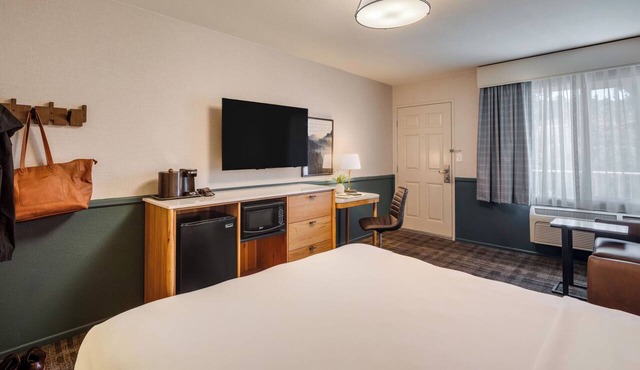Ayres Lodge Alpine