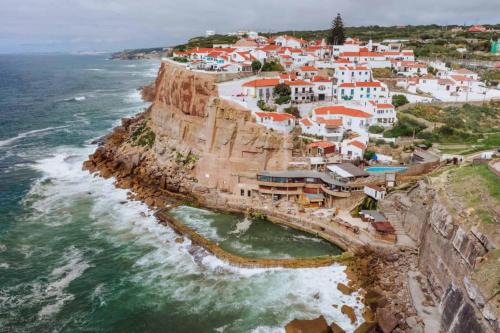 Azenhas do Mar Beach House