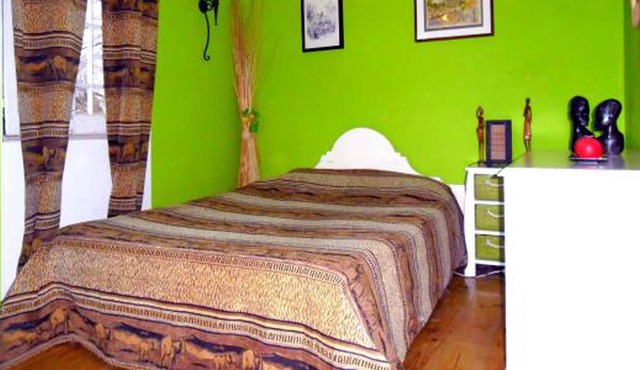 B & B Green Room Style Africain