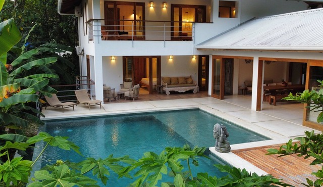 Bali-style villa in Santa Teresa! Pool, Wi-Fi, AC