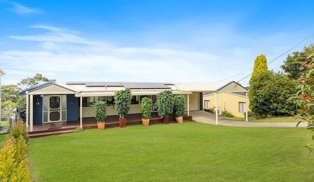 Bay Cottage Sleeps 14 with Panoramic water views