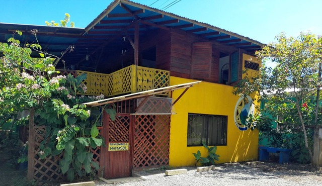 Beach house for 10Experience indoor outdoor life where the jungle meets the sea.