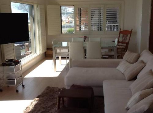 Beachfront MIAMI 2 Bdr Easy Living VIEWS VIEWS!