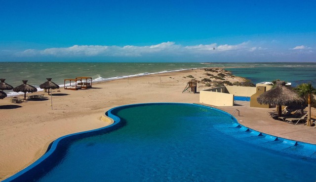 Beachfront, Quiet Retreat, Private Beach - 24 hour security