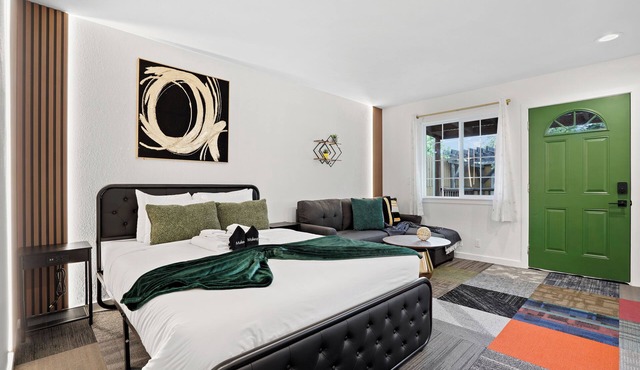 Beachy 1BR Escape with SofaBed Golf