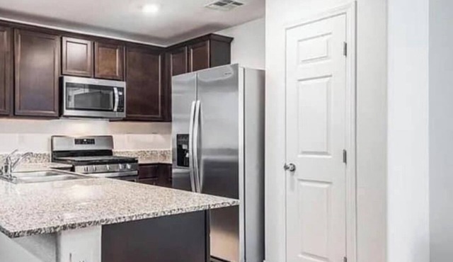 Beautiful 2 bedroom townhome North Las Vegas