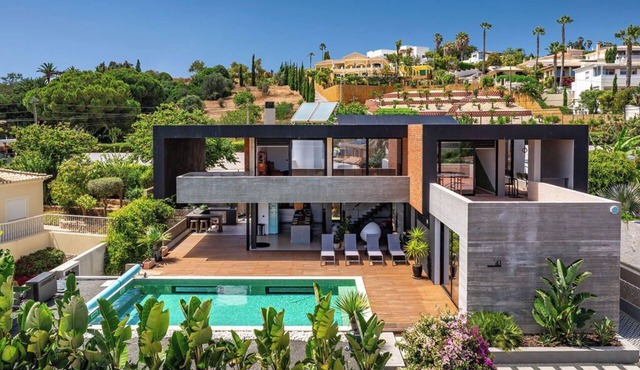 Beautiful 5 Bedroom Villa, Sleeps 12, Heated Pool, Games Room With Pool Windows
