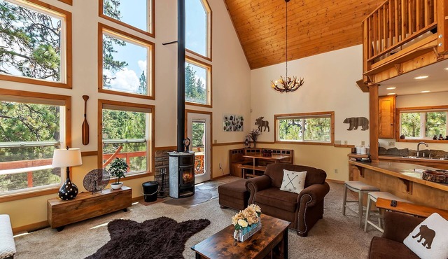 Beautiful Boulder Bay Setting & Lake Views! Game Room! HOT TUB!