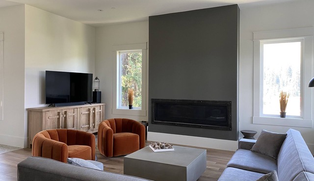 Beautiful New Luxury Home - Close to The Village - Amazing Ski In/Out too.
