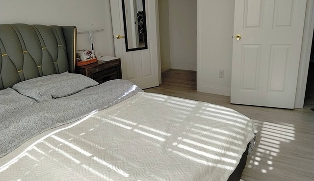 Beautiful Designed Charming 3-bedroom house with WiFi, AC in amazing Las Vegas