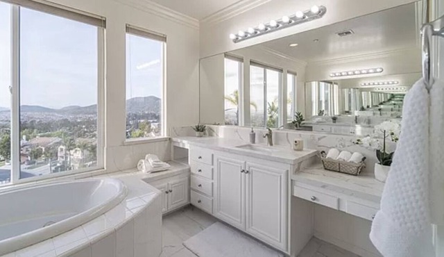 Beautiful House In Great Location