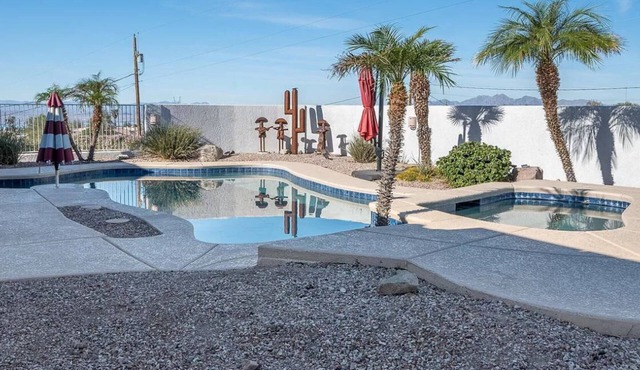 Beautiful Lake Havasu Pool Home in quiet neighborhood w/Mountain & Lake VIEWS!