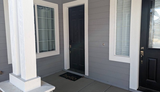 Beautiful peaceful private in-law suite