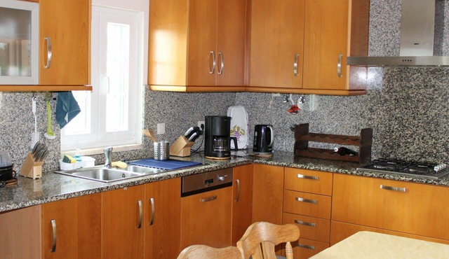 Beautiful private villa for 8 guests with WIFI, TV, terrace, panoramic view and parking