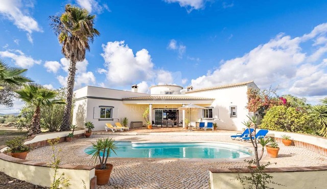 Beautiful Villa with Private Pool and Sea View