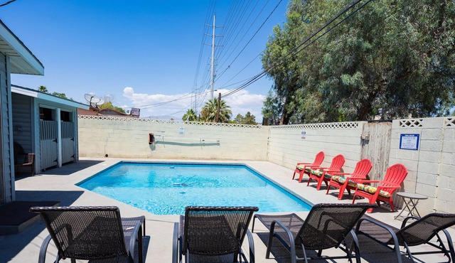 Best of Las Vegas Getaway | Sparkling Pool
