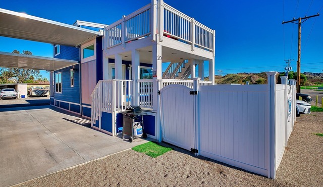 Blue Bliss, Private Hot Tub & Fenced Yard at Roadrunner Resort