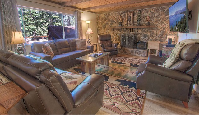 Bowers Mansion- 5 min to Casinos, Beaches, Heavenly, Sunny Deck (NVH0817)