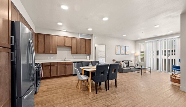 Brand New 2BR - 2 King Beds, Pool, Gym