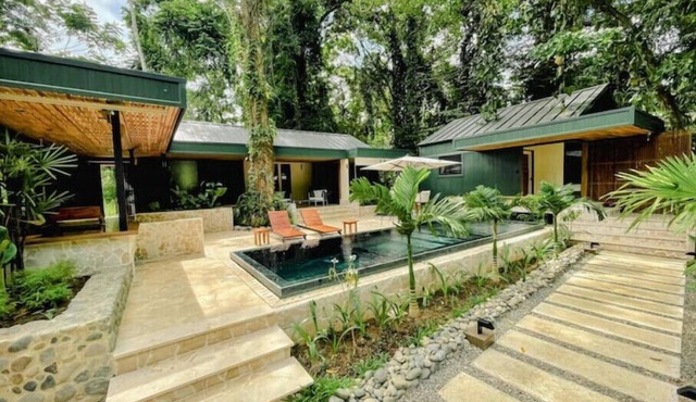 BRAND NEW 5-Star LUXE The Oasis - Family Villa