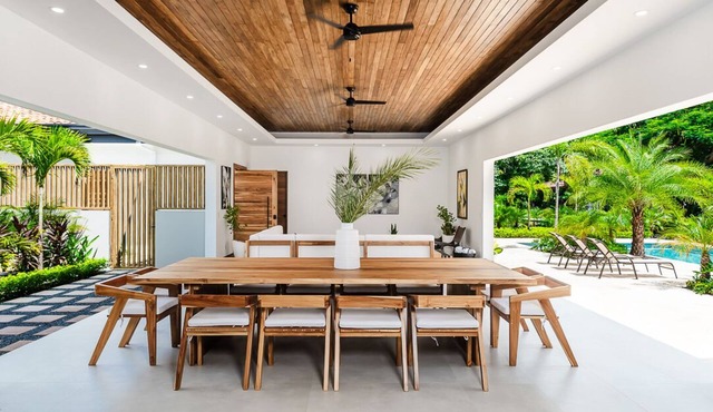 Brand new modern luxury home, pool, beach club membership, daily housekeeping