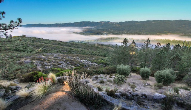 Breathtaking mountaintop sunset & city light views of the heart of the valley!!!