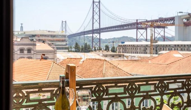 Bridge View Balcony, near LX Factory and Belém
