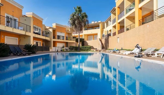 Bright and modern 2 Bed Apartment in Vale de Parra