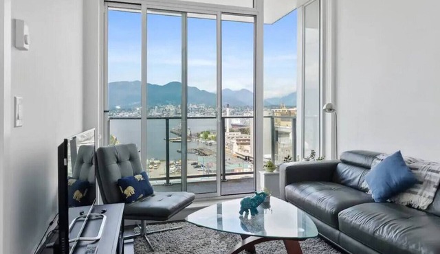 Bright and Modern One Bed Penthouse