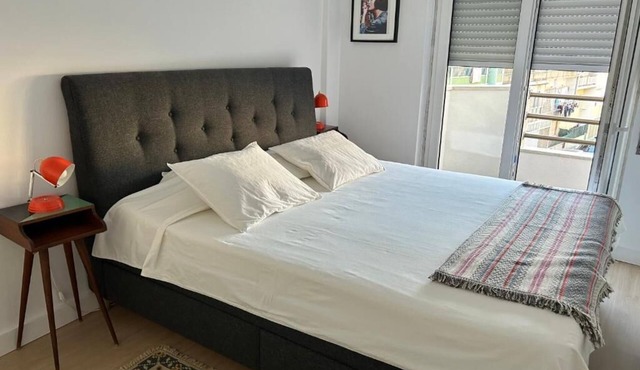 Bright apartment with perfect location in Cacilhas, Almada.