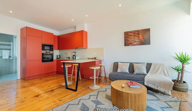 Bright Duplex with Stunning Bridge & City Views