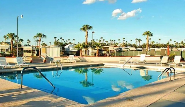 Bunkhouse Resort - 2 pools, 55+