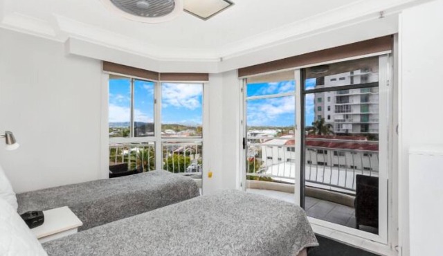 Burleigh Heads 3rd Floor Apartment