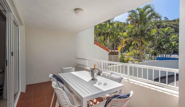 Burleigh Heads Ground Floor Unit, Parking and Pool