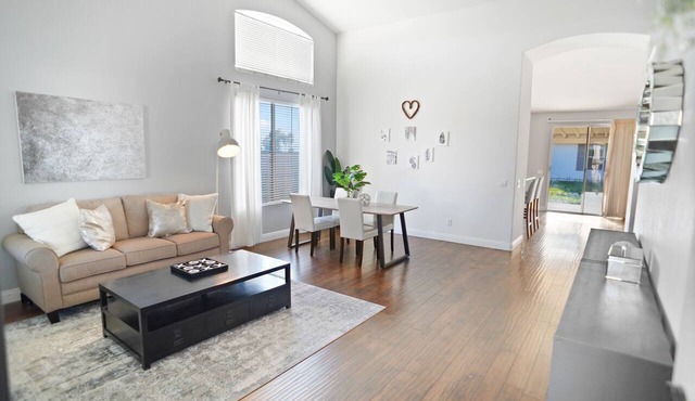 Business Rental in Beautiful and Safe Stone Crest Neighborhood