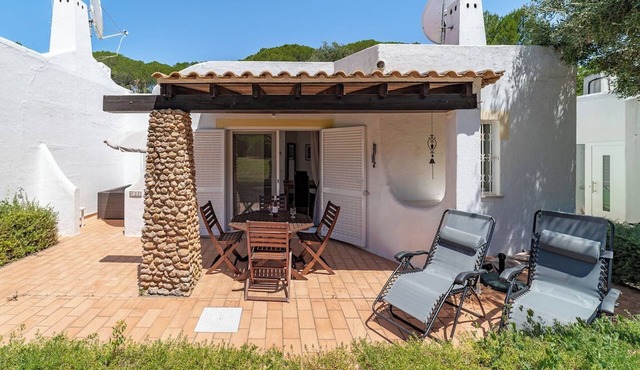 C22 Quinta do paraiso Superbly Appointed and Furnished Bungalow