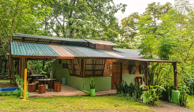 Cabin with nice Outdoors in Puerto Viejo,Costa Rica.Caribbean Authentic Property