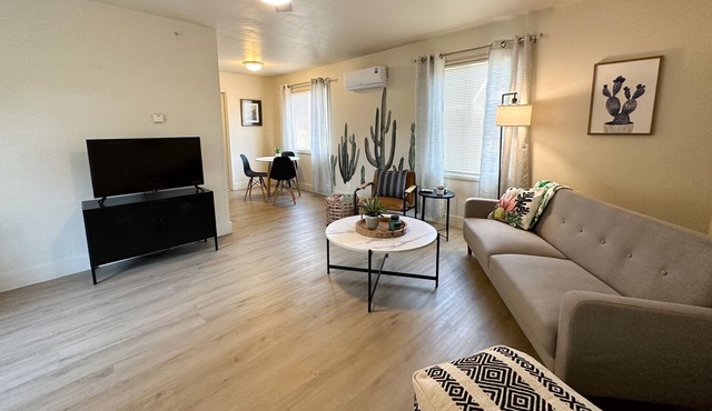 Cactus Cottage spacious 1 bedroom 1 bathroom Pet Friendly