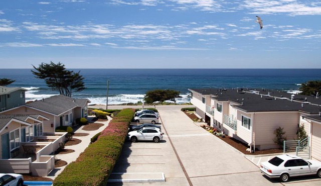Cambria Landing Inn and Suites