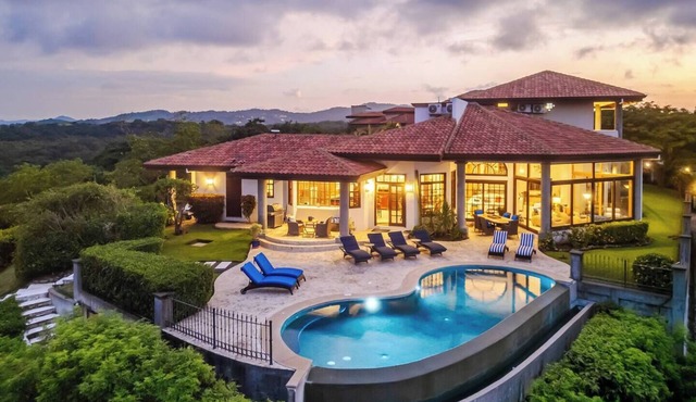 Casa Cole – 5BR Infinity Pool Sleeps 10 Gulf Views Playa Hermosa