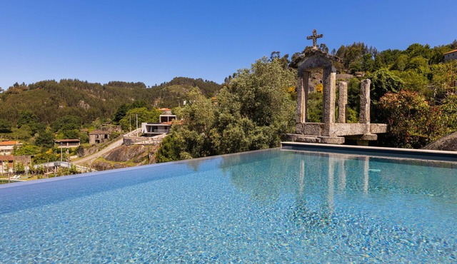 Casa da Capela - House with infinity pool by House and People