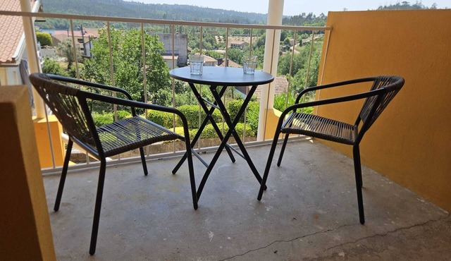 Casa da Laranjeira 2-bedroom house in charming Granjal perfect for relaxing stay
