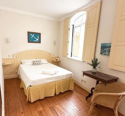 Casa das Ancoras Historic Beach Guesthouse in Buarcos Portugal