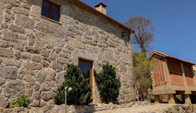 Casa das Lages - Three Bedroom House, Sleeps 7