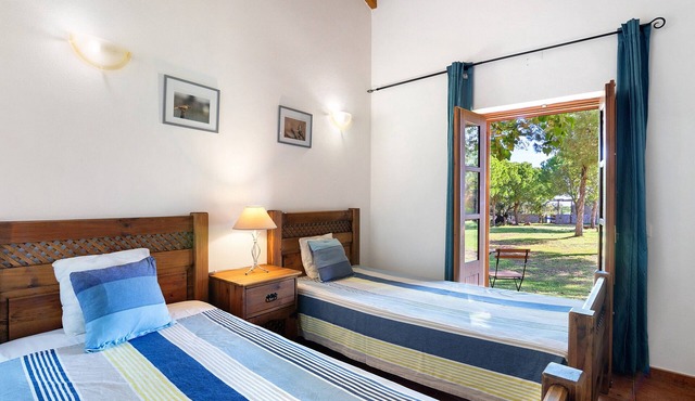 Casa de Campo Vale do Asno-Room 'Quarto 4' with Shared Pool, Wi-Fi and Air Conditioning